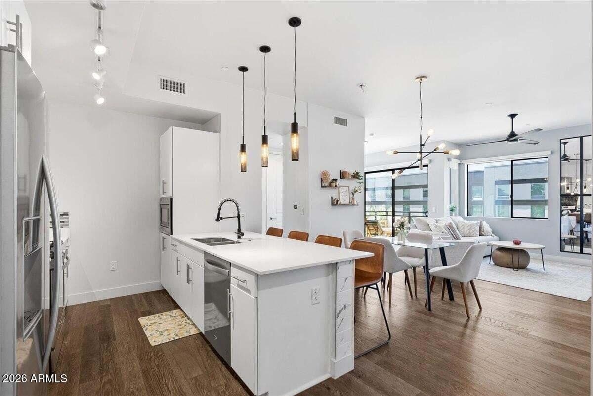 3131 N Central Avenue 4001, Phoenix, AZ 85012 — photo 1 of 36