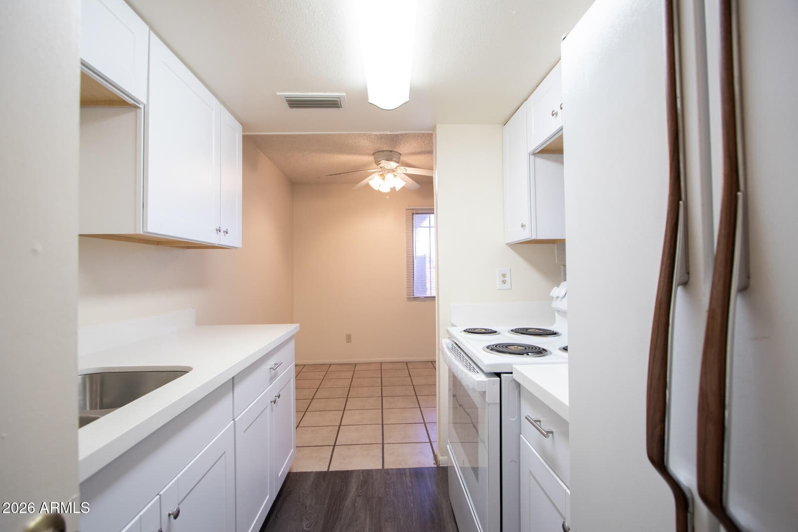 3941 W Wonderview Road, Phoenix, AZ 85019 — photo 7 of 20