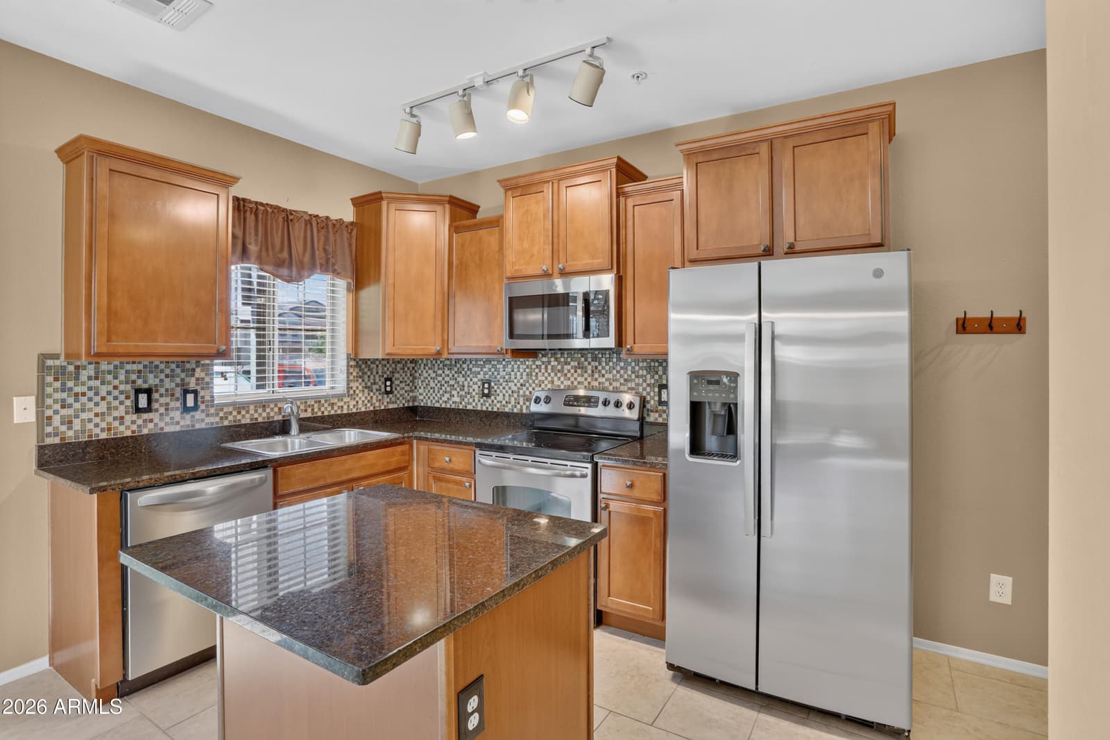 2725 E Mine Creek Road 1025, Phoenix, AZ 85024 — photo 4 of 40