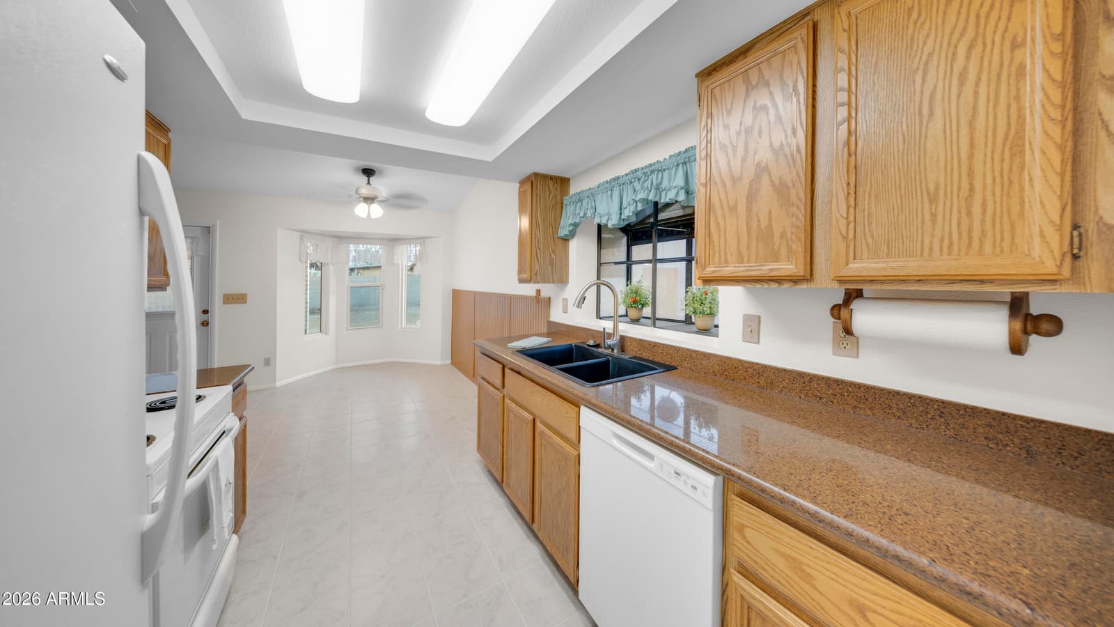11033 W Devonshire Avenue, Phoenix, AZ 85037 — photo 4 of 19