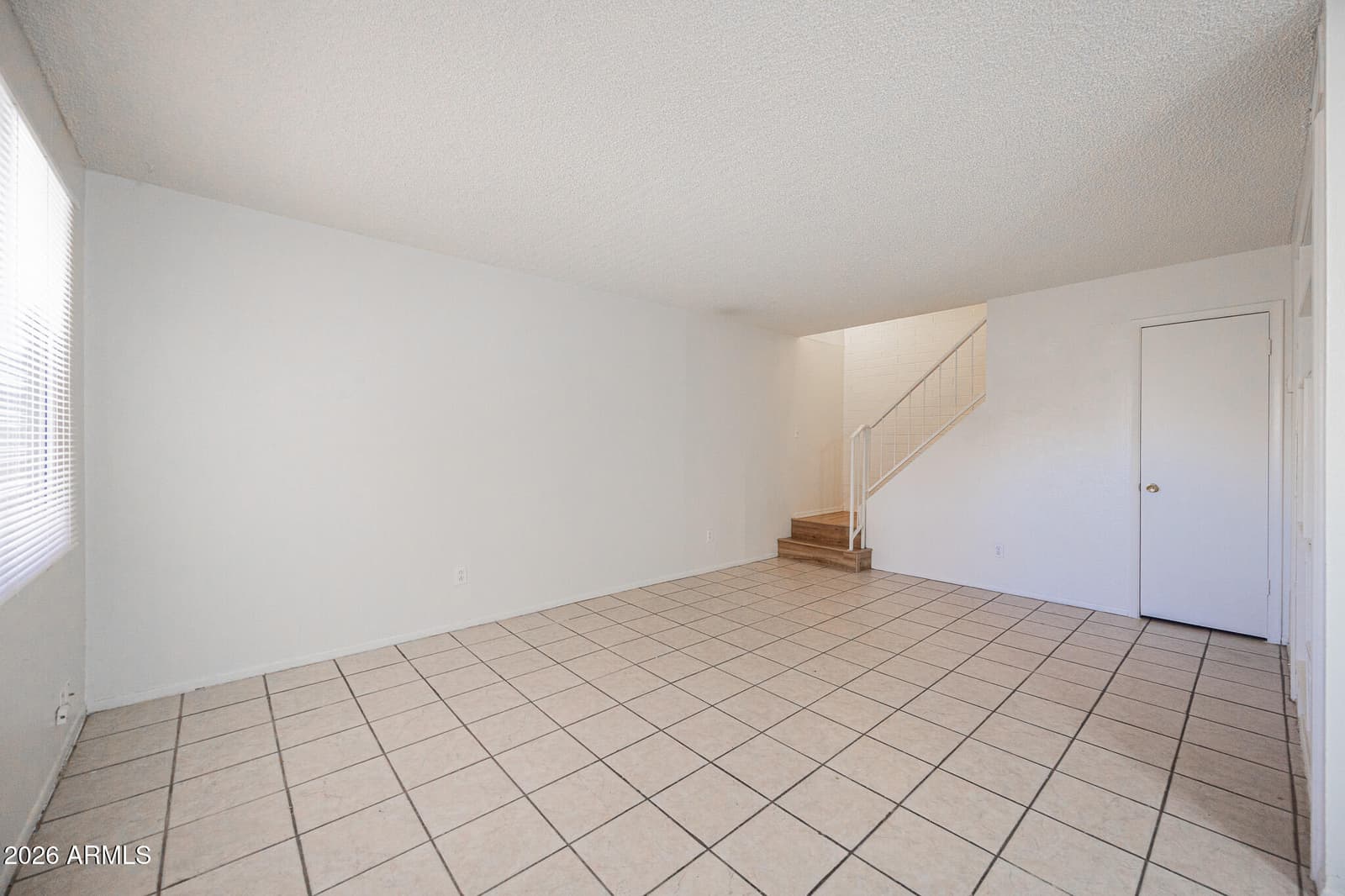 5040 N 40th Avenue, Phoenix, AZ 85019 — photo 5 of 16