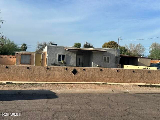 822 E Alta Vista Road, Phoenix, AZ 85042 — photo 2 of 6
