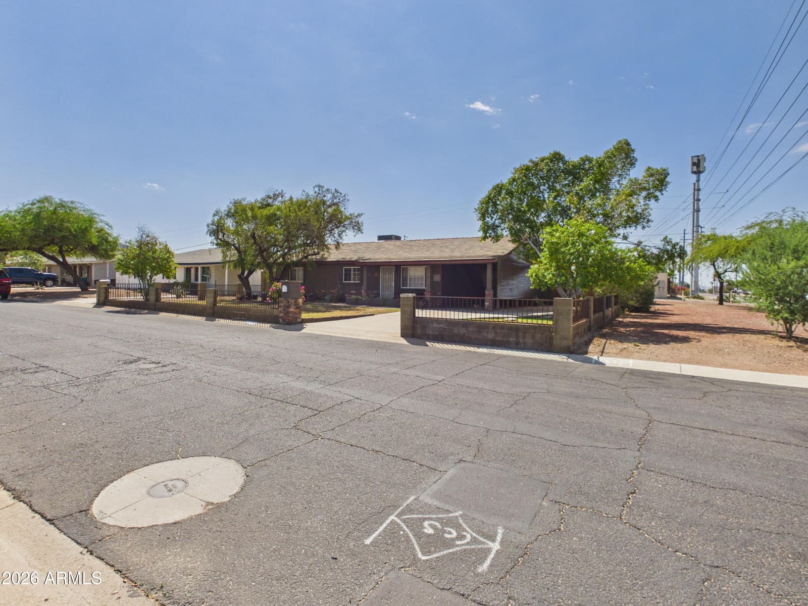 1201 E Griswold Road, Phoenix, AZ 85020 — photo 5 of 35