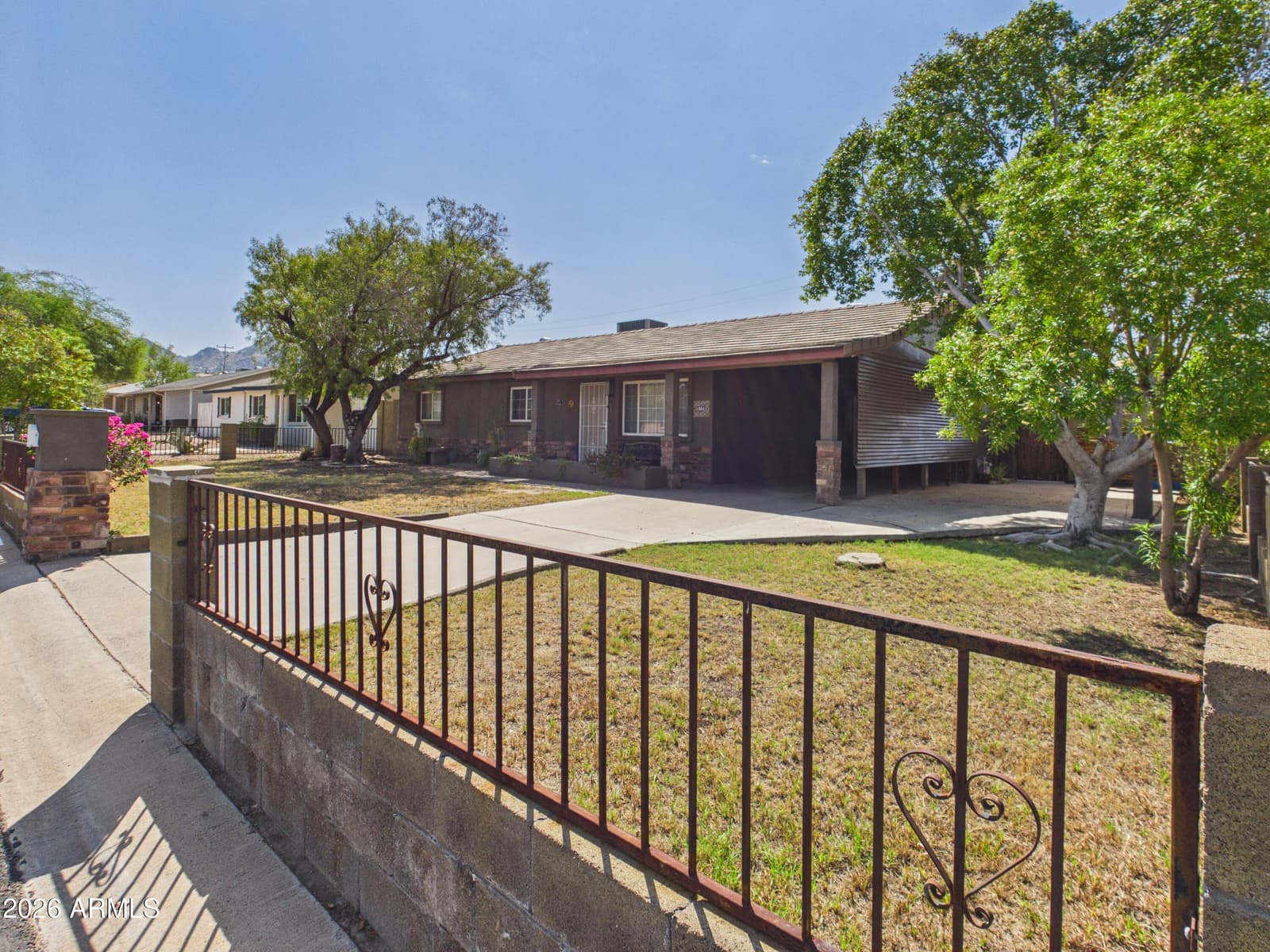 1201 E Griswold Road, Phoenix, AZ 85020 — photo 3 of 35