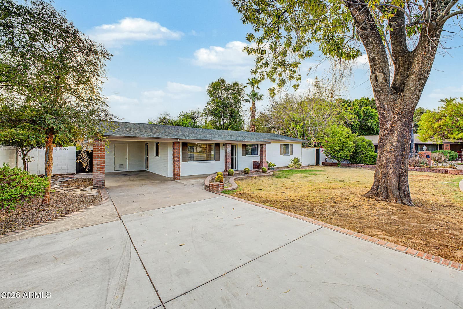 8744 N 6th Drive, Phoenix, AZ 85021 — photo 4 of 41