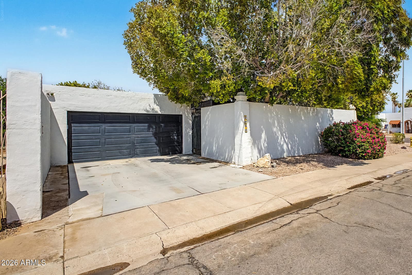 2068 E Cairo Drive, Tempe, AZ 85282 — photo 6 of 50