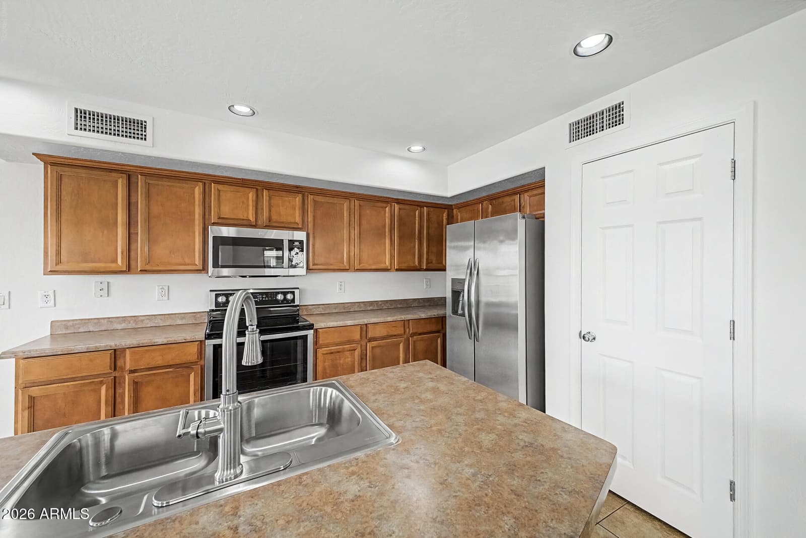 2725 S 155th Lane, Goodyear, AZ 85338 — photo 11 of 33