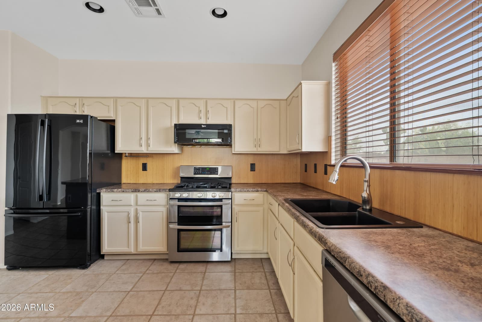 1480 W Hawk Way, Chandler, AZ 85286 — photo 9 of 31