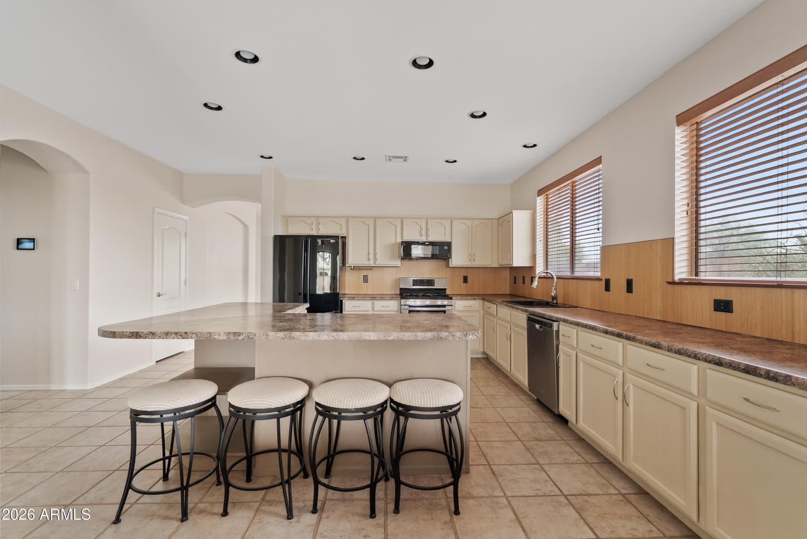 1480 W Hawk Way, Chandler, AZ 85286 — photo 10 of 31