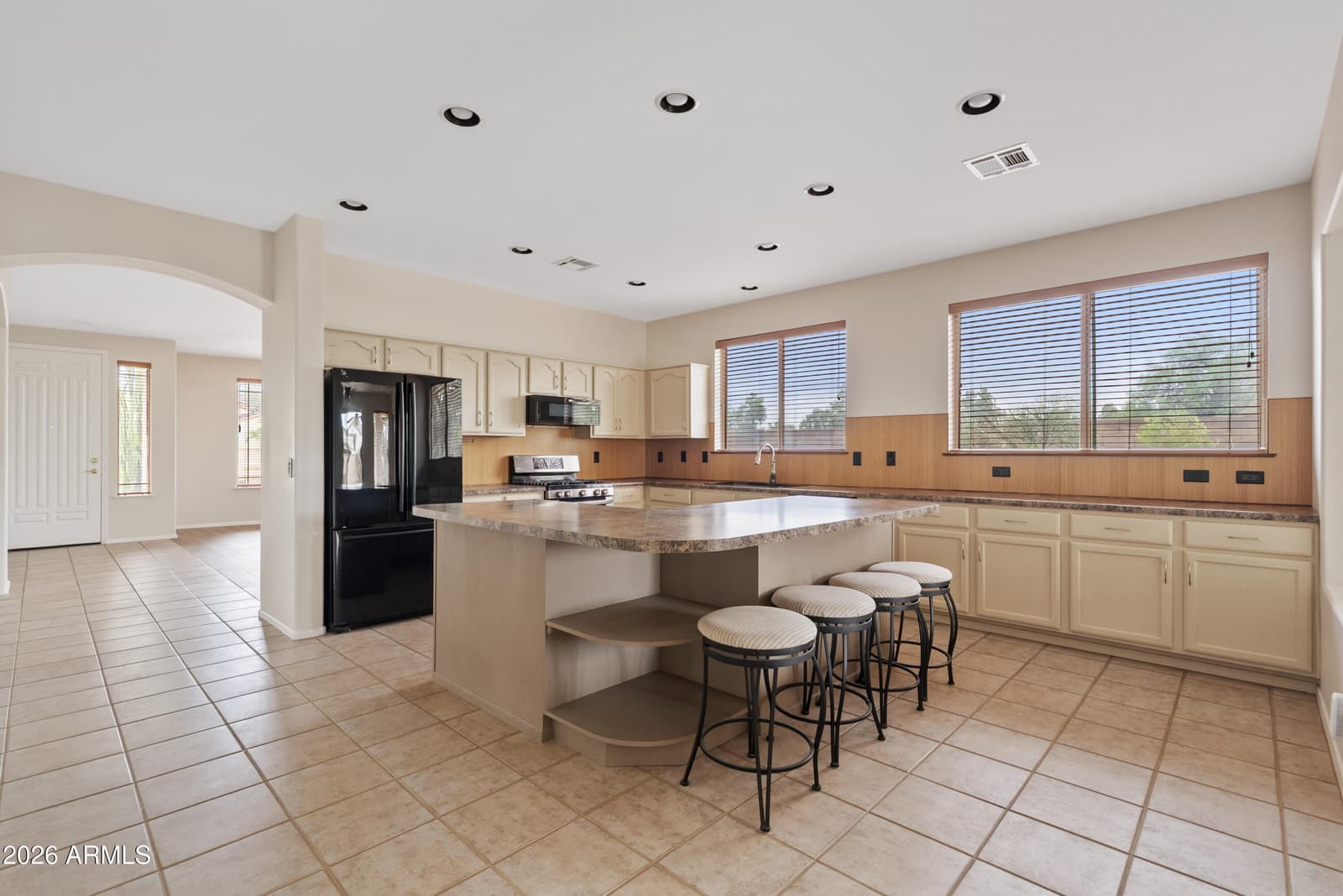 1480 W Hawk Way, Chandler, AZ 85286 — photo 5 of 31