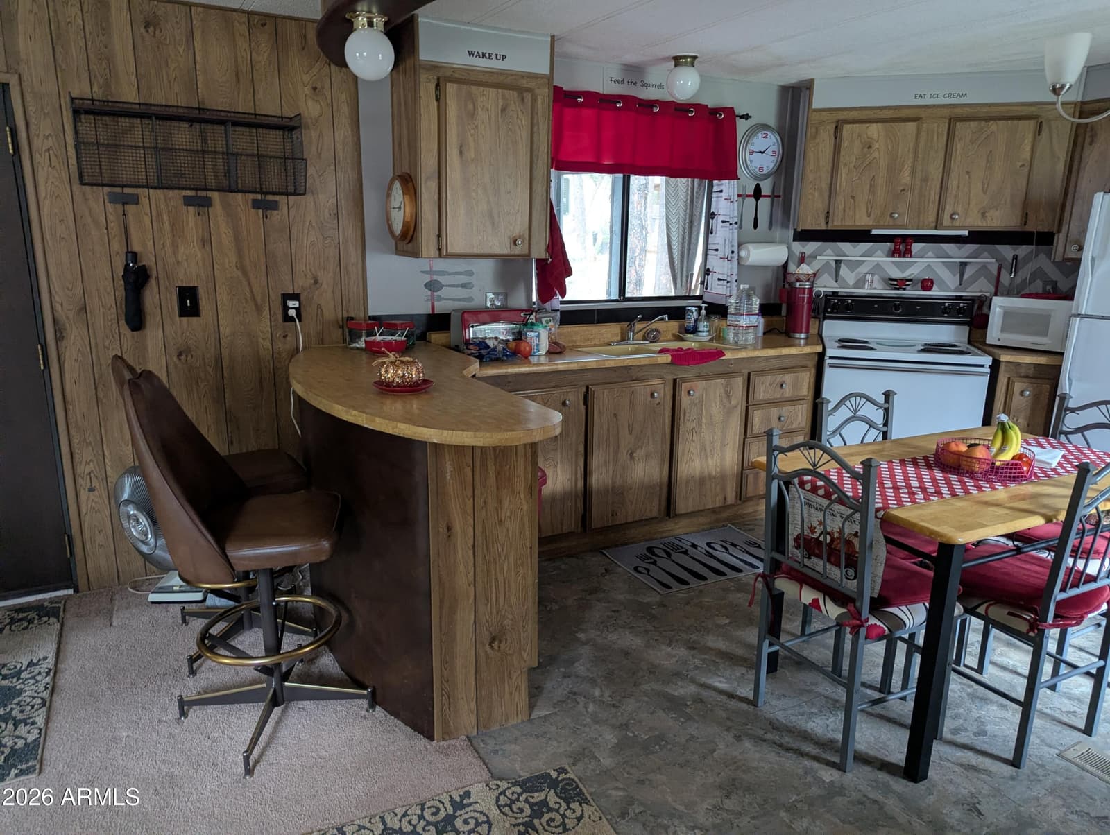 2179 N Woods Drive, Overgaard, AZ 85933 — photo 14 of 28