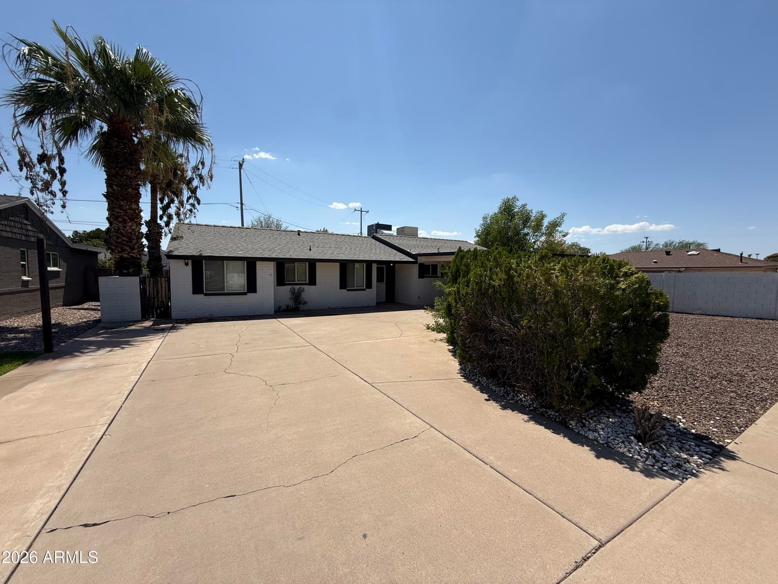 815 E Cavalier Drive, Phoenix, AZ 85014 — photo 2 of 32
