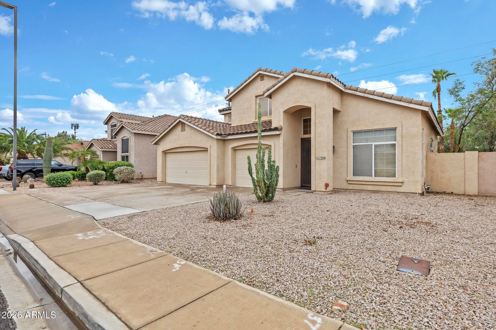 1908 S Saddle Street, Gilbert, AZ 85233 — photo 3 of 37