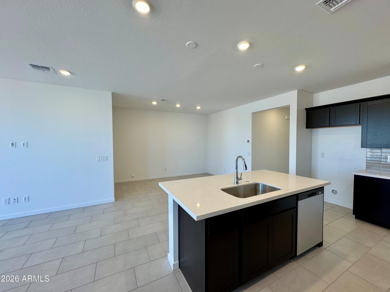5274 E Cassidy Lane, San Tan Valley, AZ 85144 — photo 3 of 15