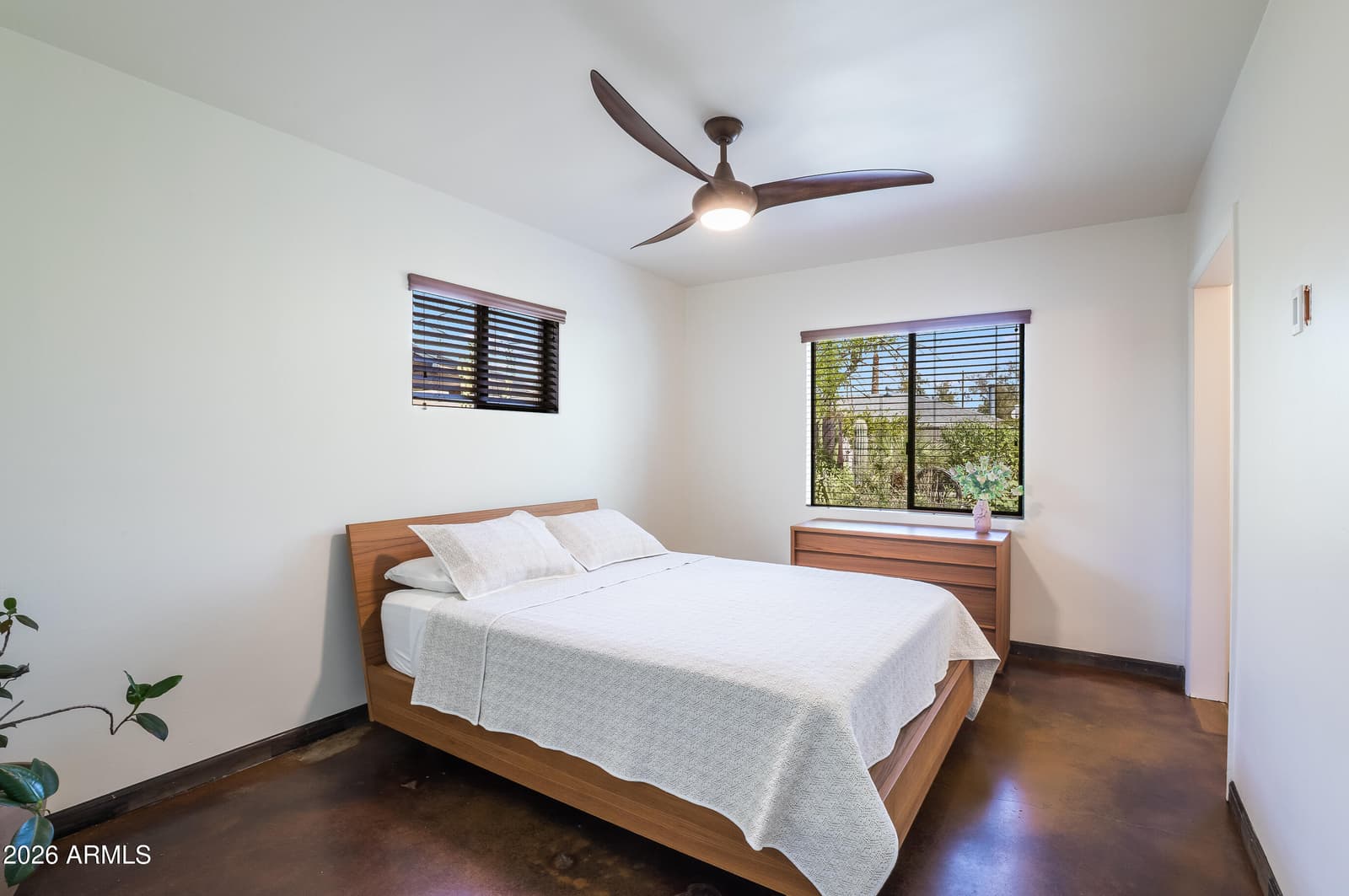 838 W Indianola Avenue, Phoenix, AZ 85013 — photo 14 of 35