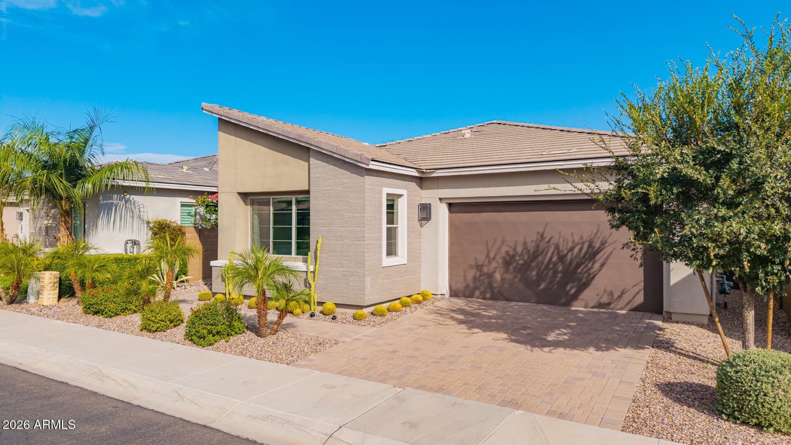 2847 E Los Gatos Drive, Phoenix, AZ 85050 — photo 3 of 62