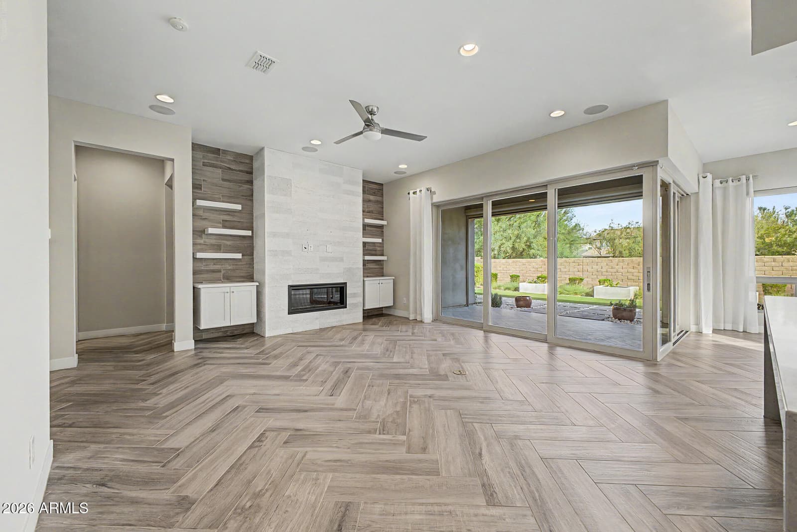 2847 E Los Gatos Drive, Phoenix, AZ 85050 — photo 9 of 62