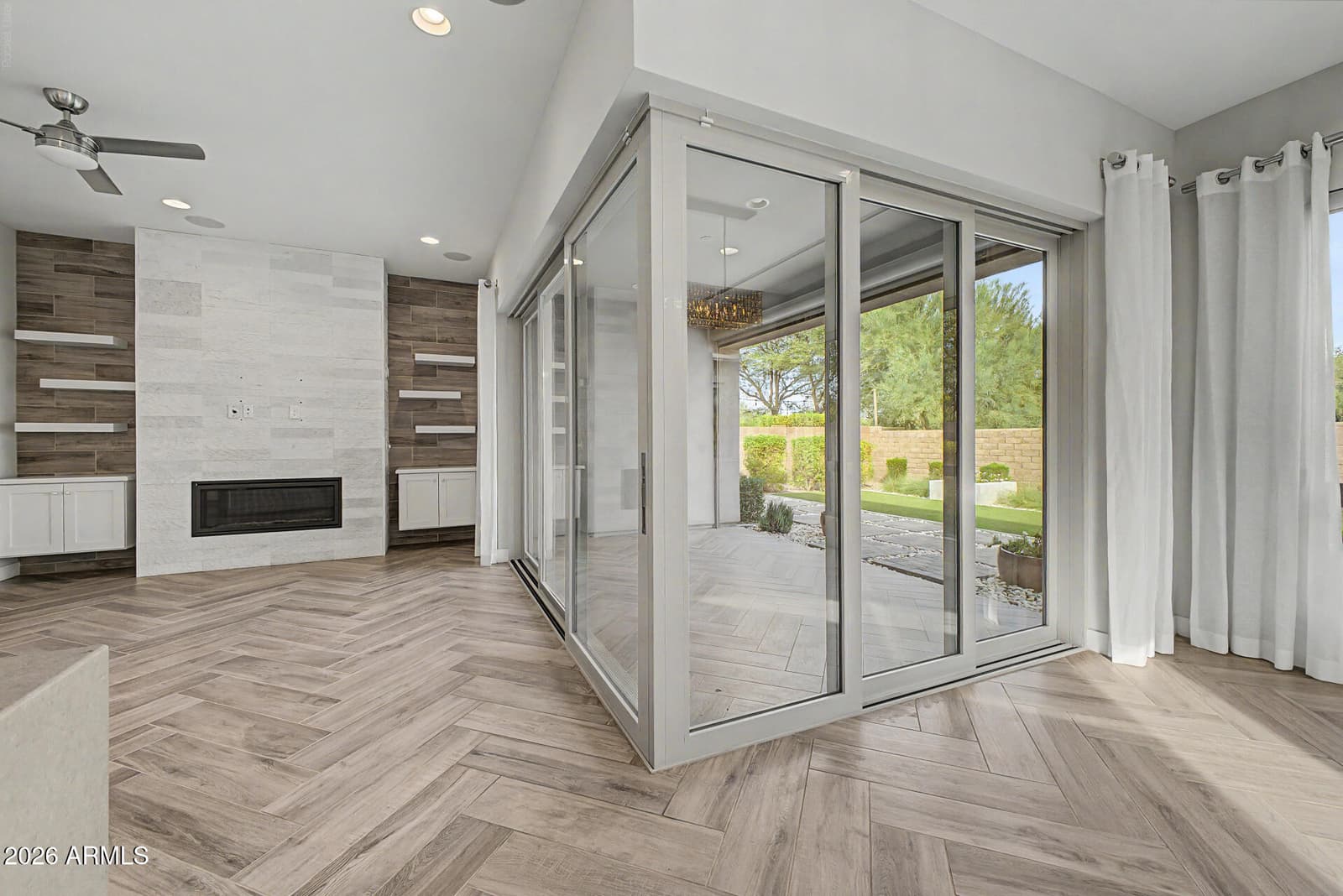 2847 E Los Gatos Drive, Phoenix, AZ 85050 — photo 10 of 62