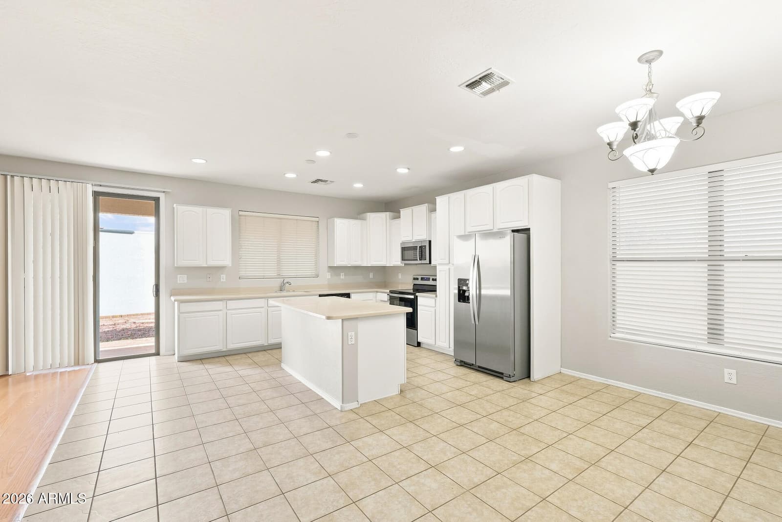 1310 E Cecil Court, Casa Grande, AZ 85122 — photo 5 of 22