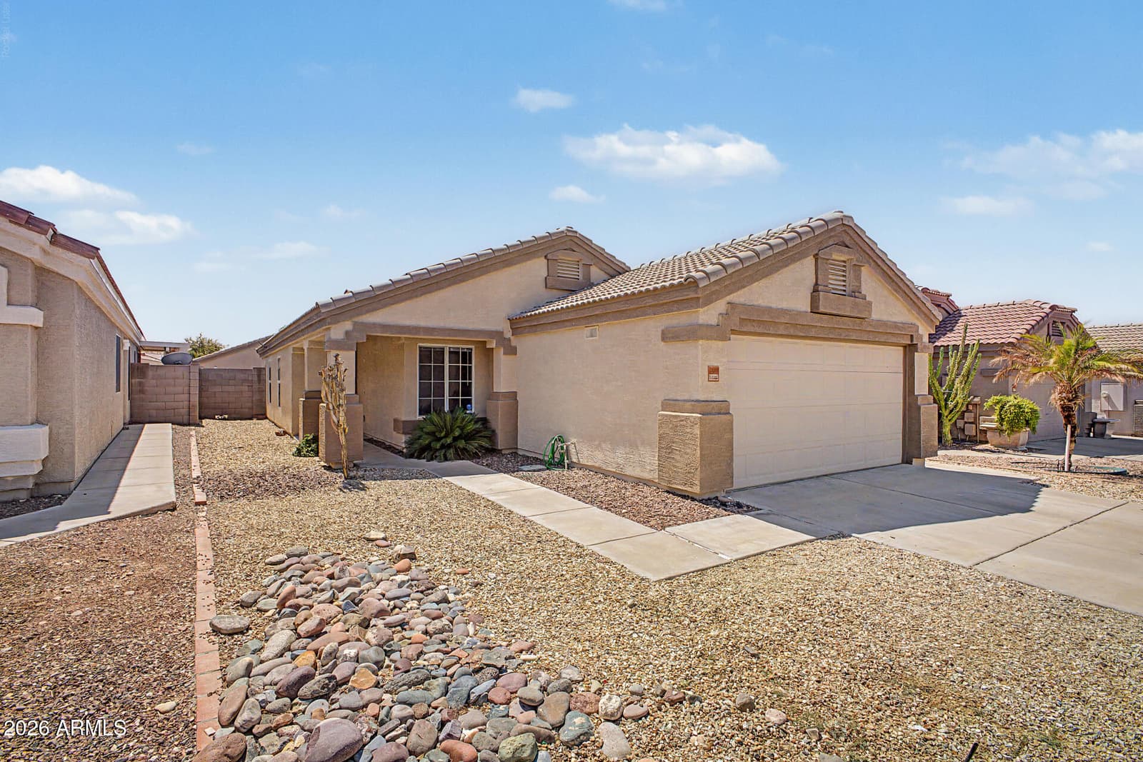 11339 W Madisen Ellise Drive, Surprise, AZ 85378 — photo 4 of 32
