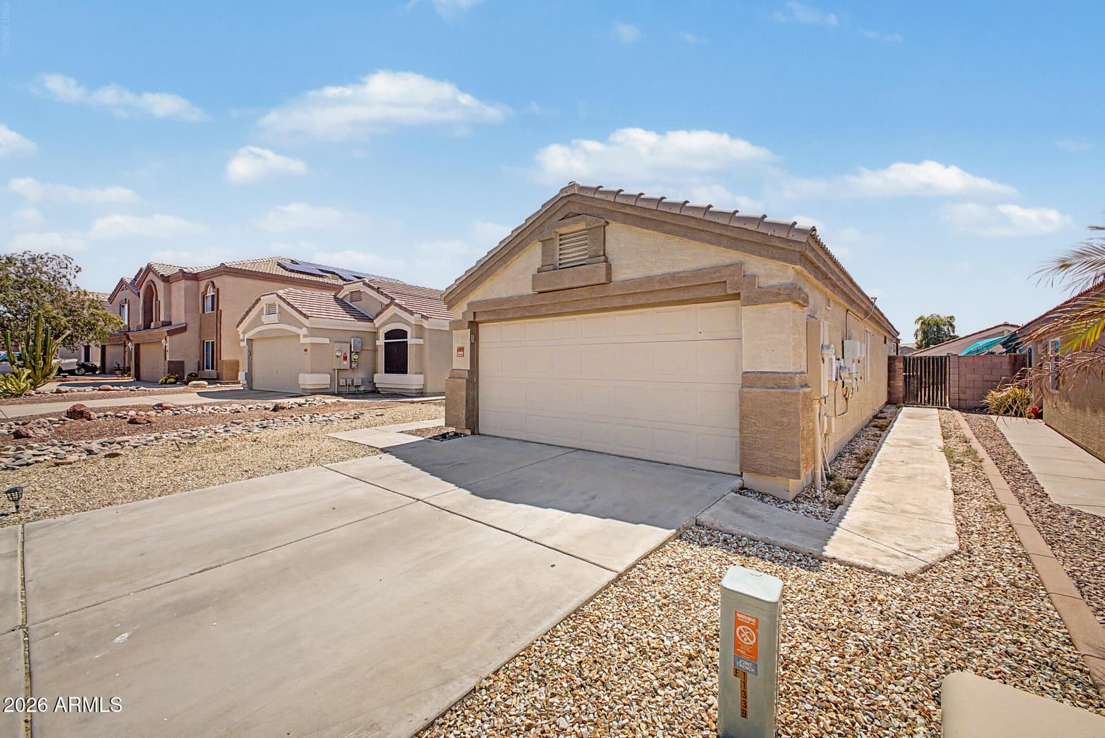 11339 W Madisen Ellise Drive, Surprise, AZ 85378 — photo 5 of 32