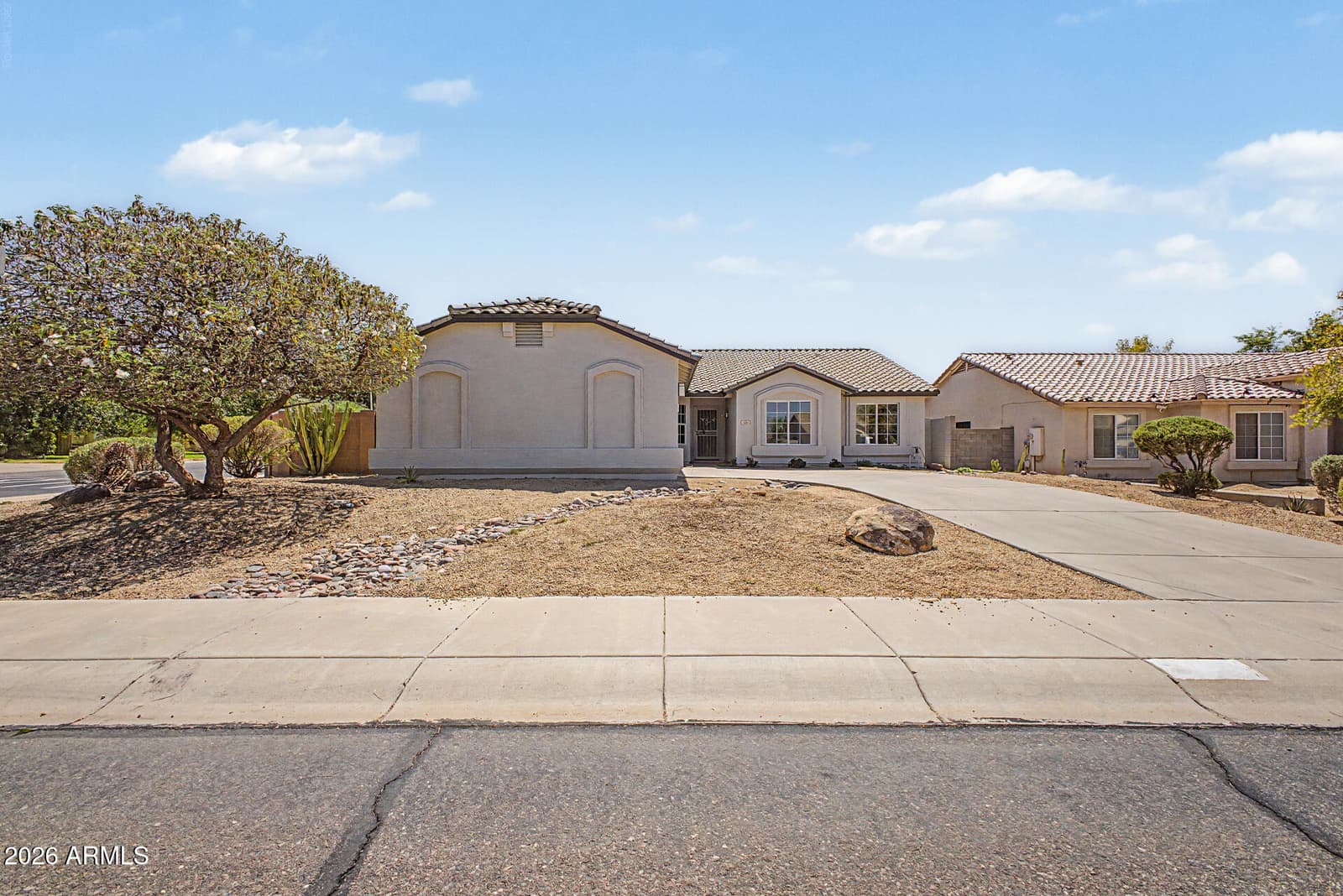 1325 E Constance Way, Phoenix, AZ 85042 — photo 1 of 36