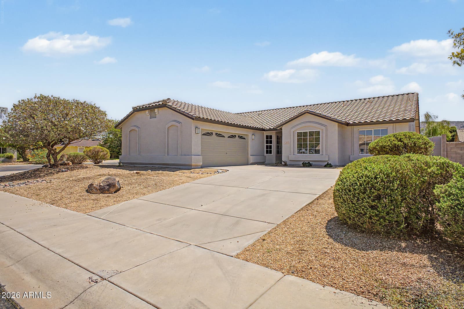 1325 E Constance Way, Phoenix, AZ 85042 — photo 3 of 36