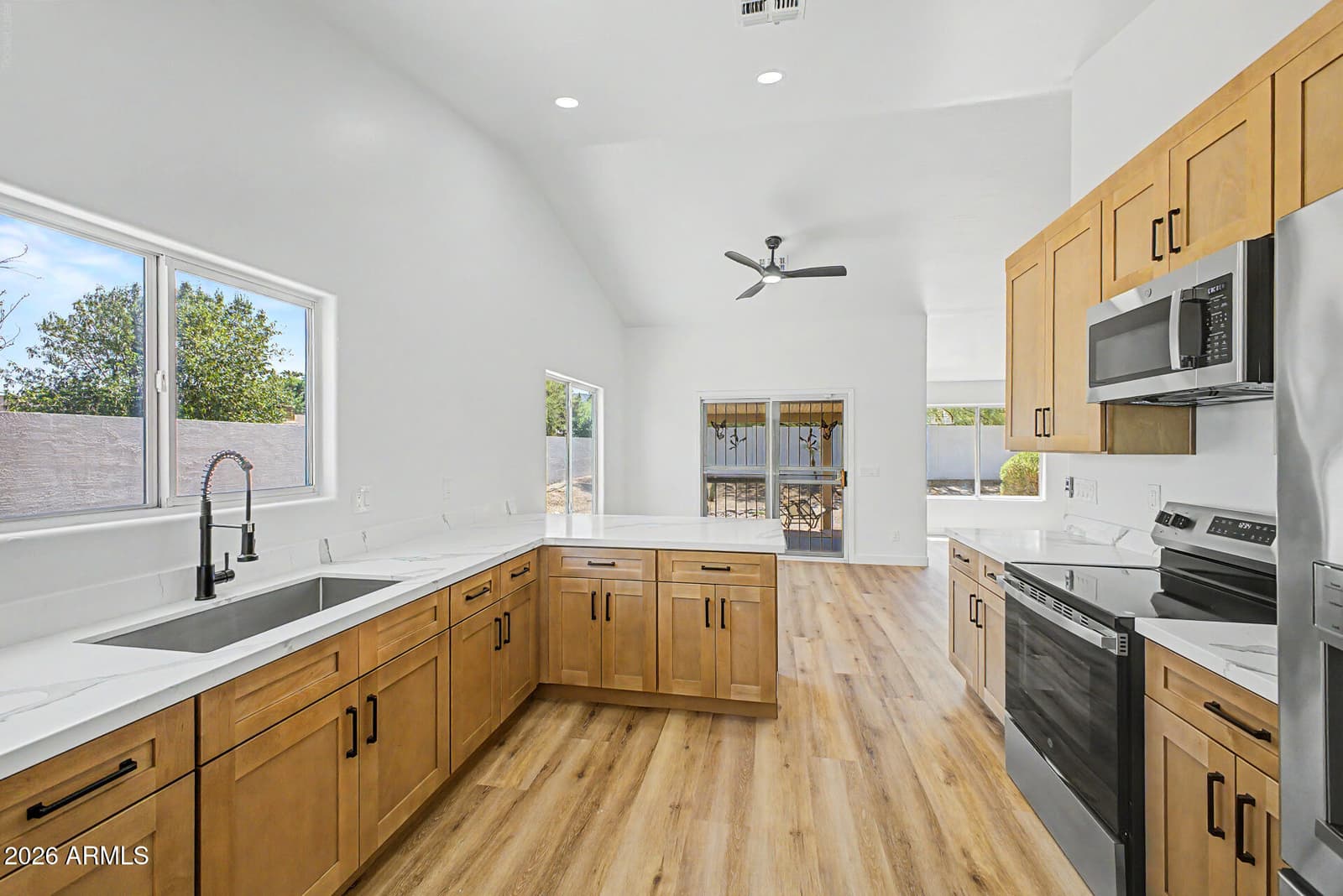 1325 E Constance Way, Phoenix, AZ 85042 — photo 14 of 36