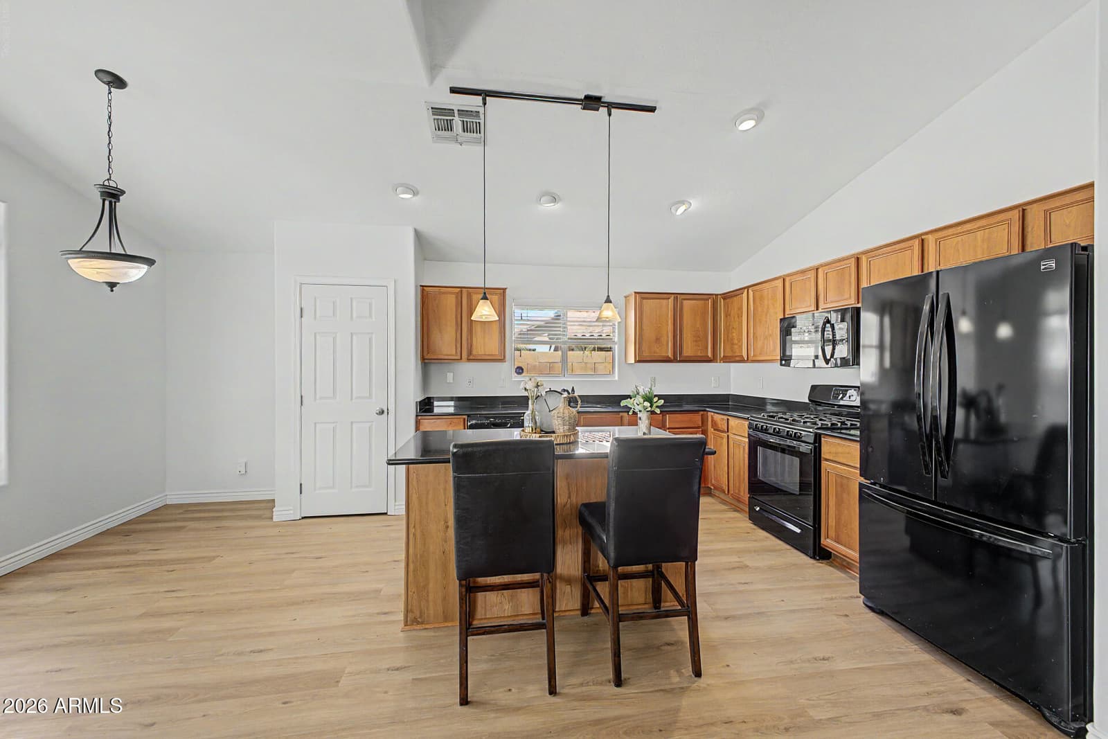 1814 N 108th Avenue, Avondale, AZ 85392 — photo 14 of 35