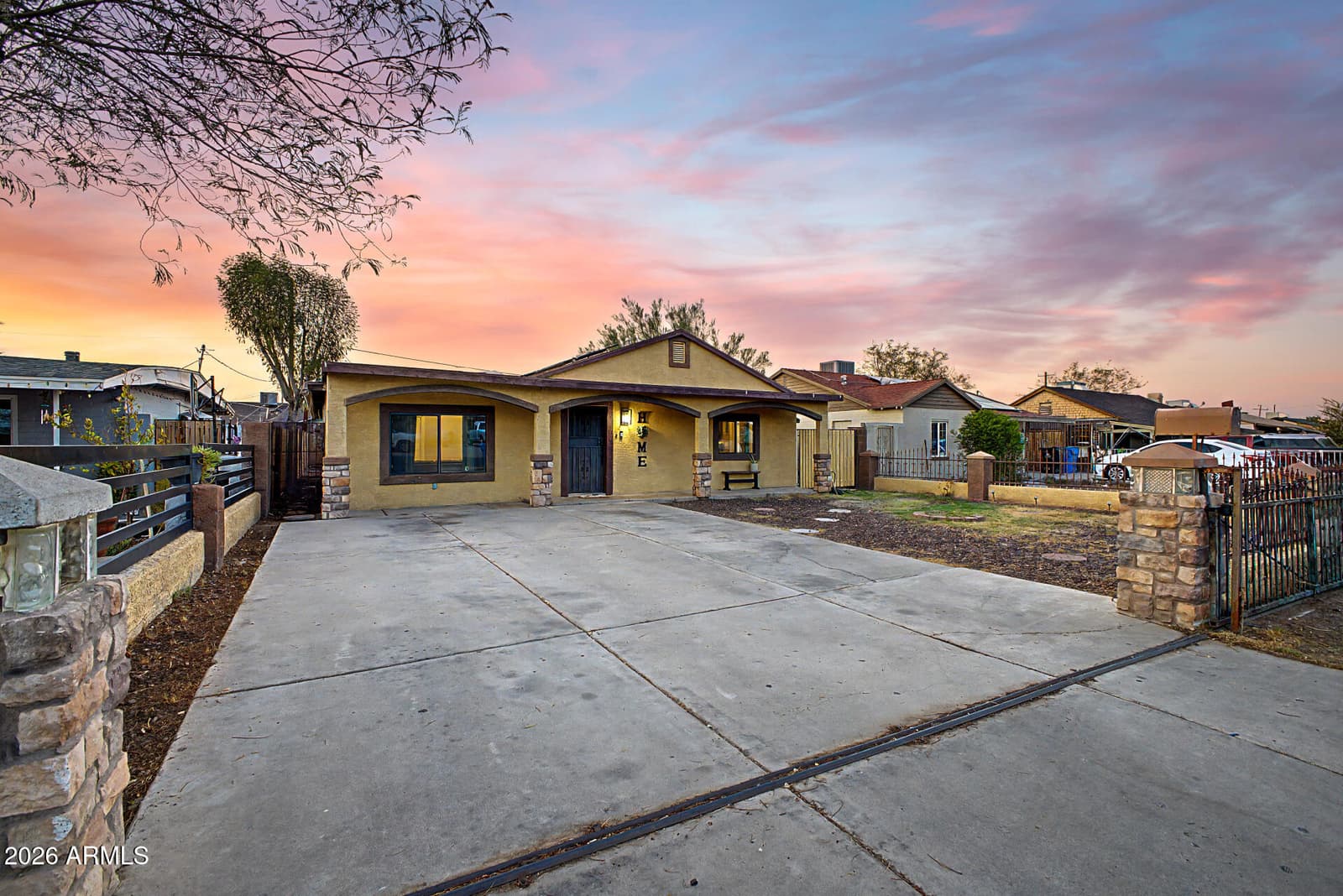 3044 W Holly Street, Phoenix, AZ 85009 — photo 3 of 43