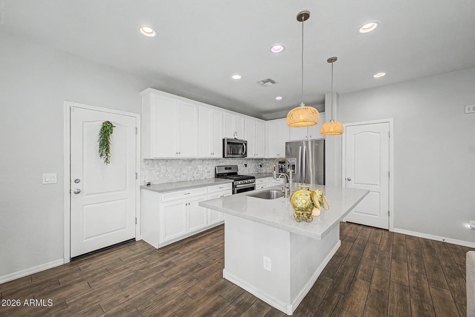 17237 N 9th Place, Phoenix, AZ 85022 — photo 9 of 38