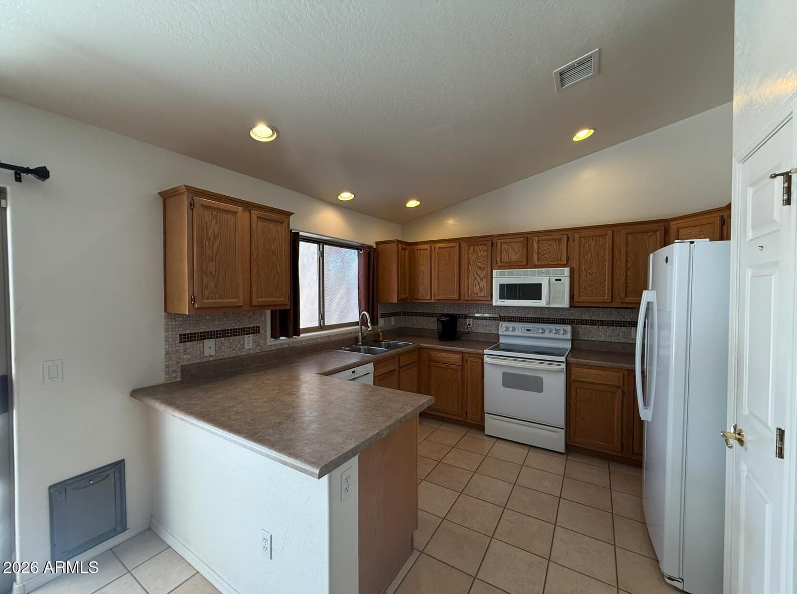 11213 W Hobbit Drive, Arizona City, AZ 85123 — photo 6 of 20