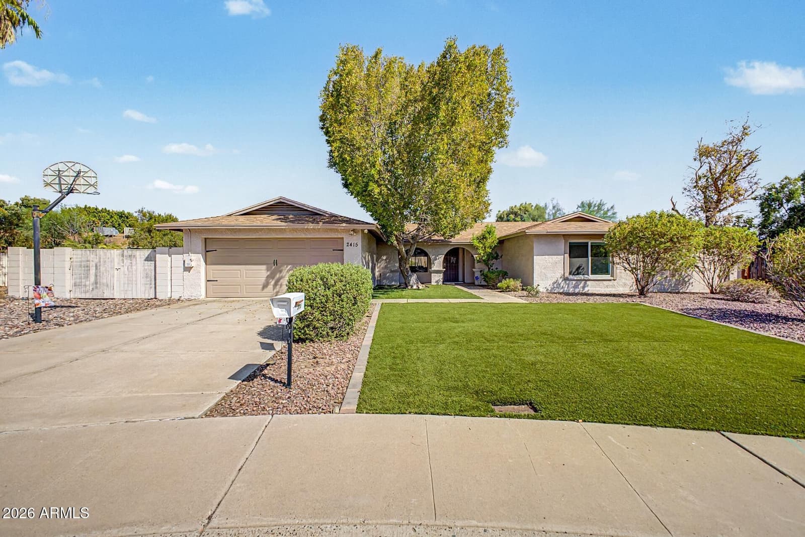 2415 W Dailey Street, Phoenix, AZ 85023 — photo 1 of 37