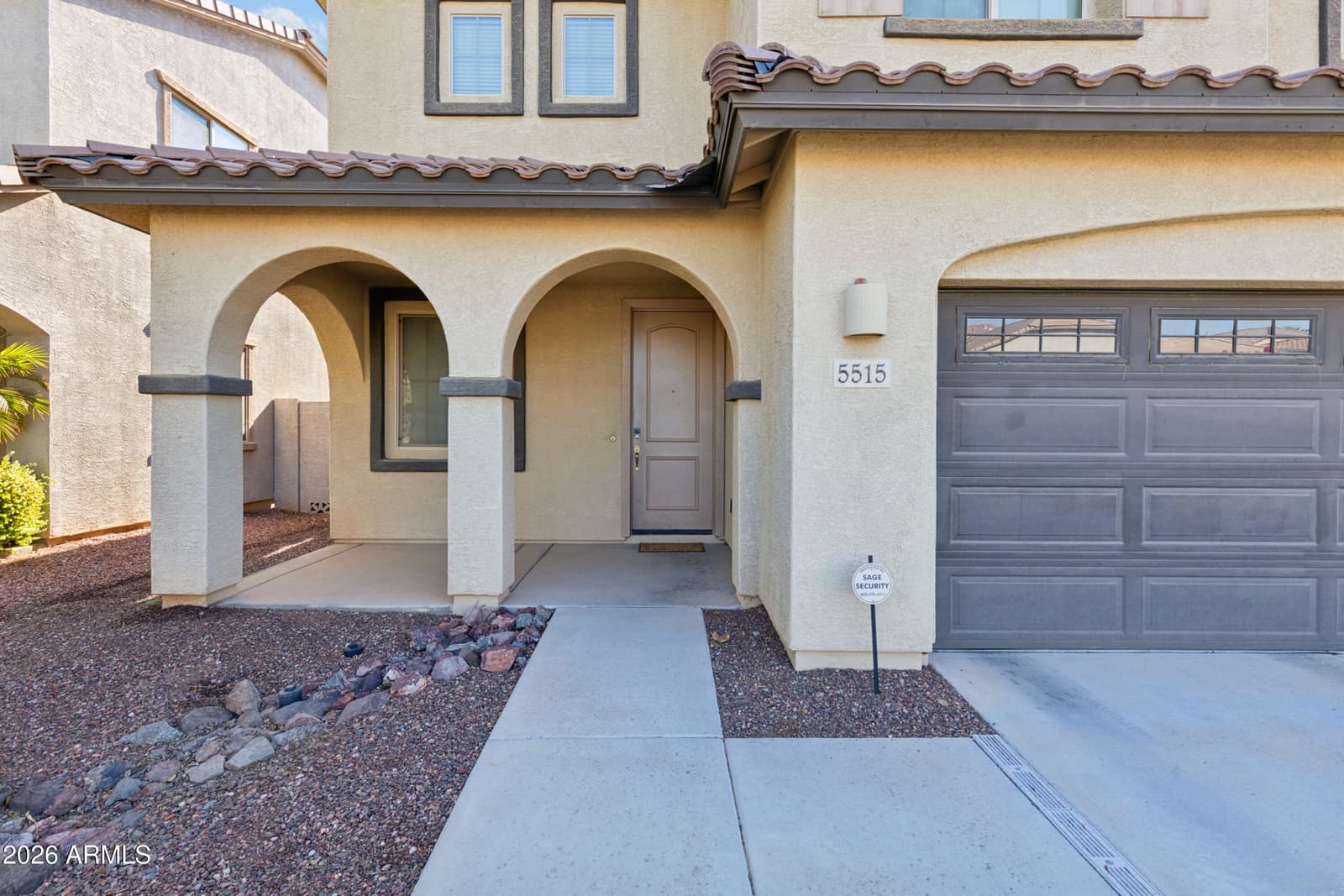 5515 S Joshua Tree Lane, Gilbert, AZ 85298 — photo 3 of 53