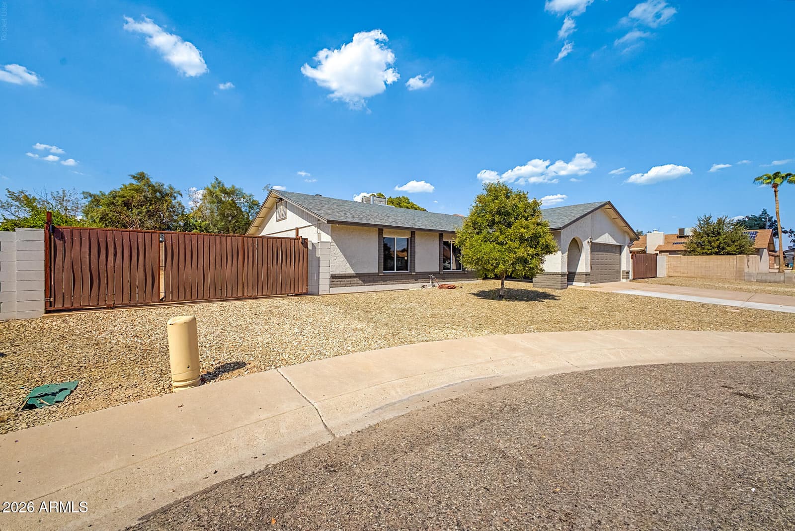 3118 W Woodridge Drive, Phoenix, AZ 85053 — photo 3 of 35