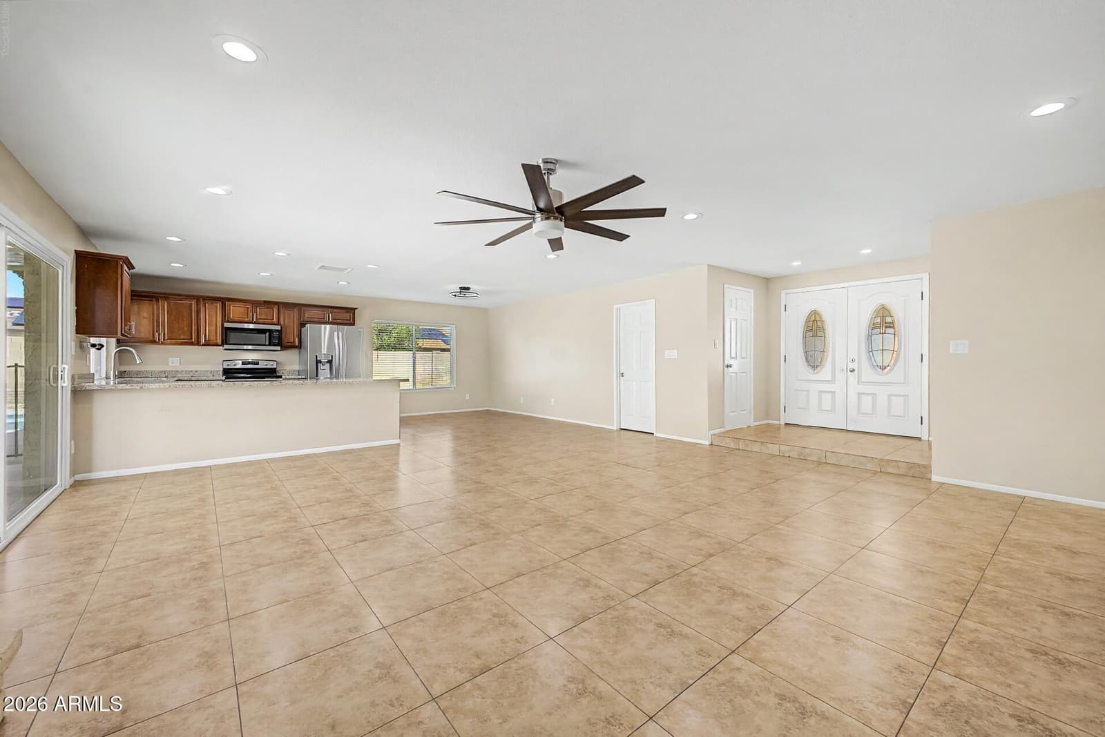 3118 W Woodridge Drive, Phoenix, AZ 85053 — photo 7 of 35