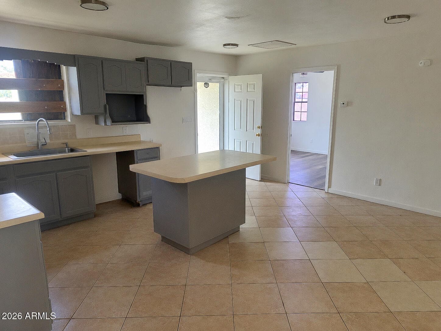 1940 E 13th Street, Douglas, AZ 85607 — photo 5 of 20