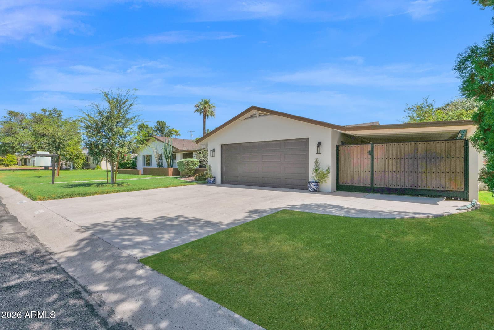 6745 N 12th Way, Phoenix, AZ 85014 — photo 2 of 44
