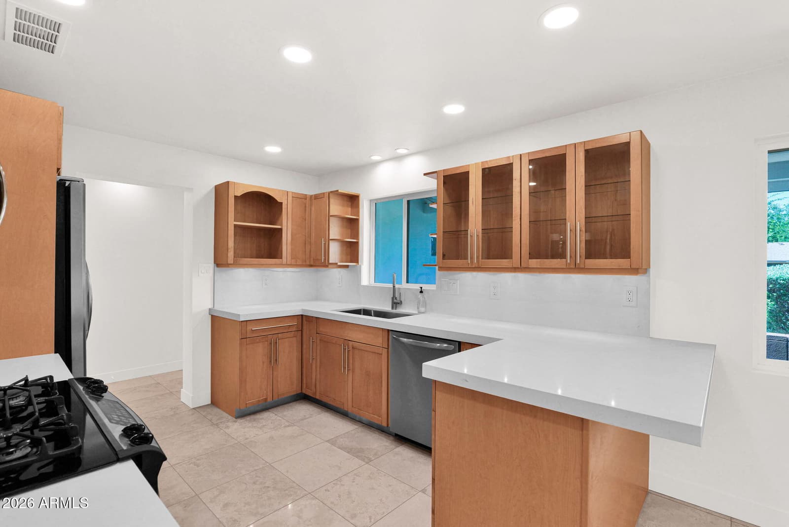 6745 N 12th Way, Phoenix, AZ 85014 — photo 11 of 44