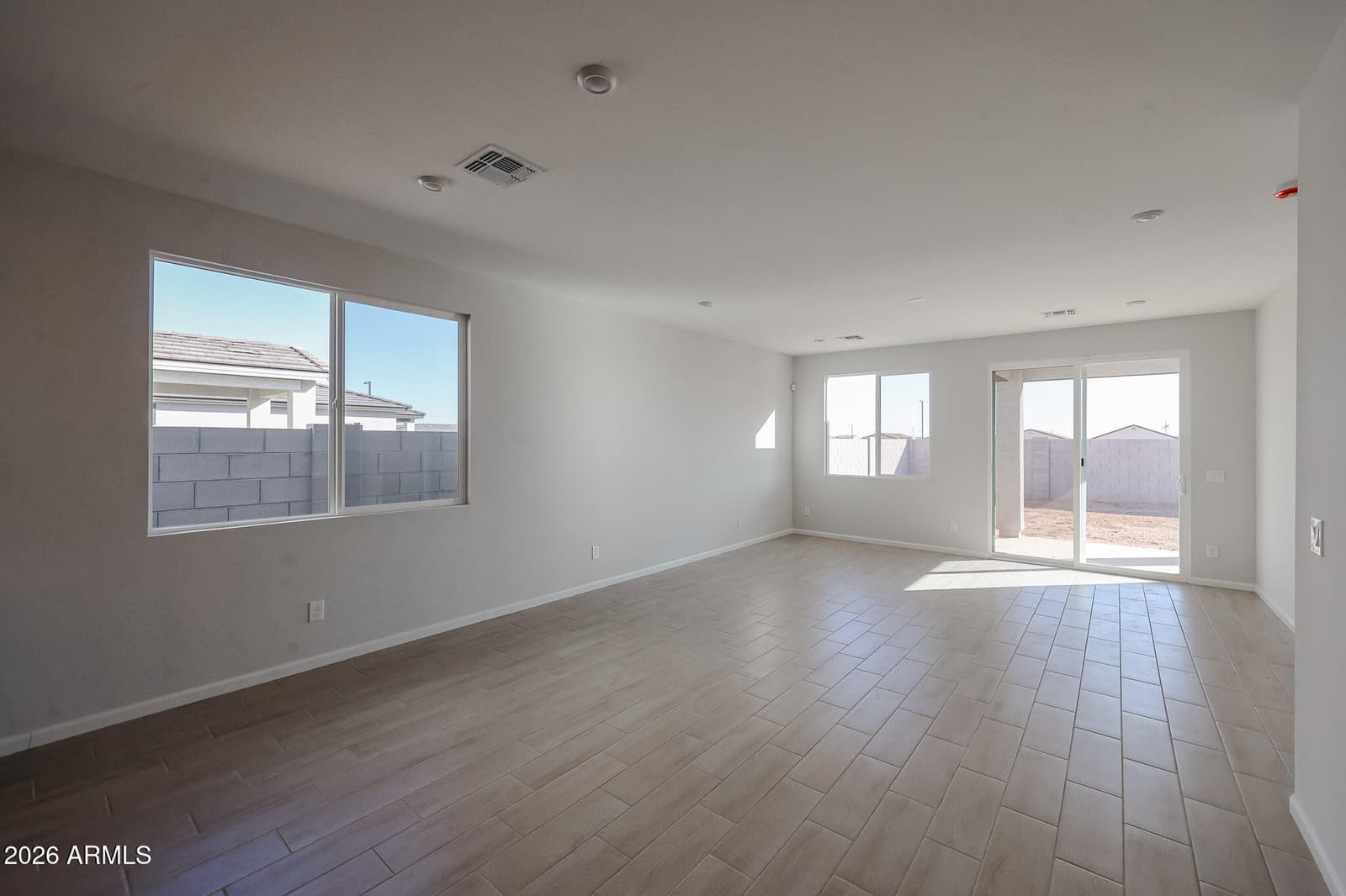 18276 W Sand Hills Drive, Surprise, AZ 85387 — photo 6 of 24