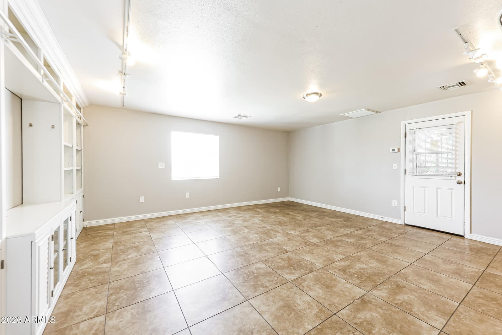 3510 W Eugie Avenue, Phoenix, AZ 85029 — photo 11 of 21