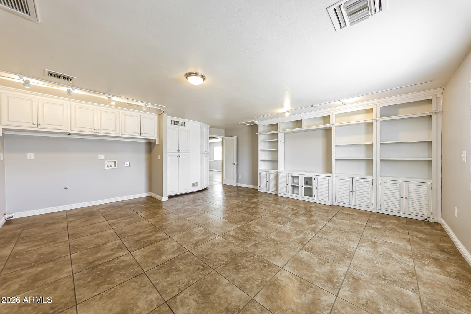 3510 W Eugie Avenue, Phoenix, AZ 85029 — photo 12 of 21