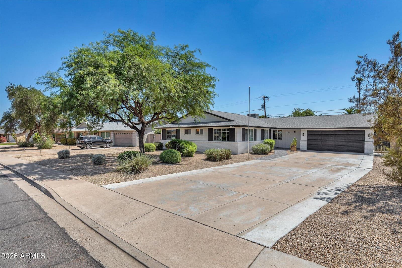 3001 E Cholla Street, Phoenix, AZ 85028 — photo 3 of 34