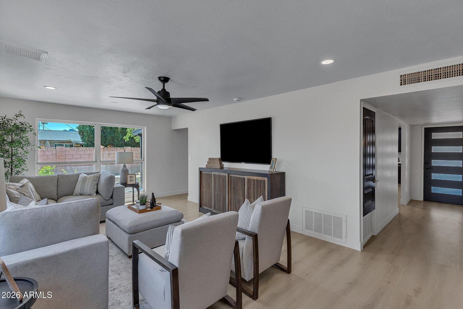 3001 E Cholla Street, Phoenix, AZ 85028 — photo 8 of 34