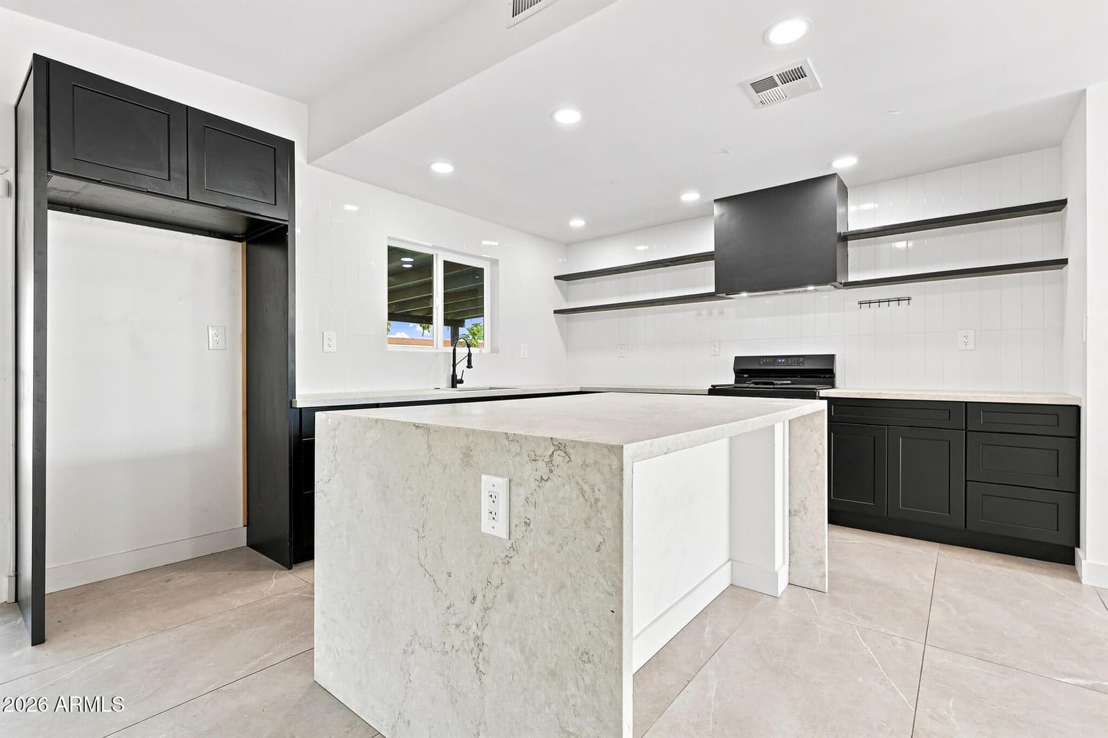 1637 N Sunset Drive, Tempe, AZ 85288 — photo 10 of 37