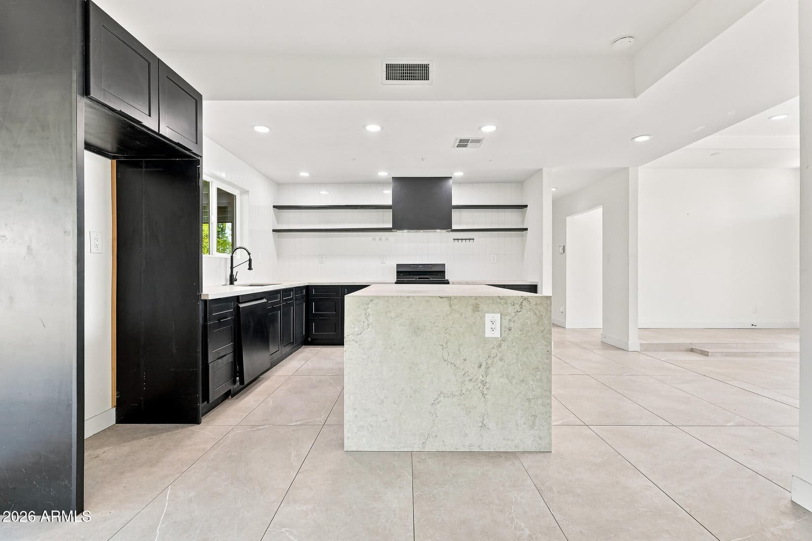 1637 N Sunset Drive, Tempe, AZ 85288 — photo 11 of 37