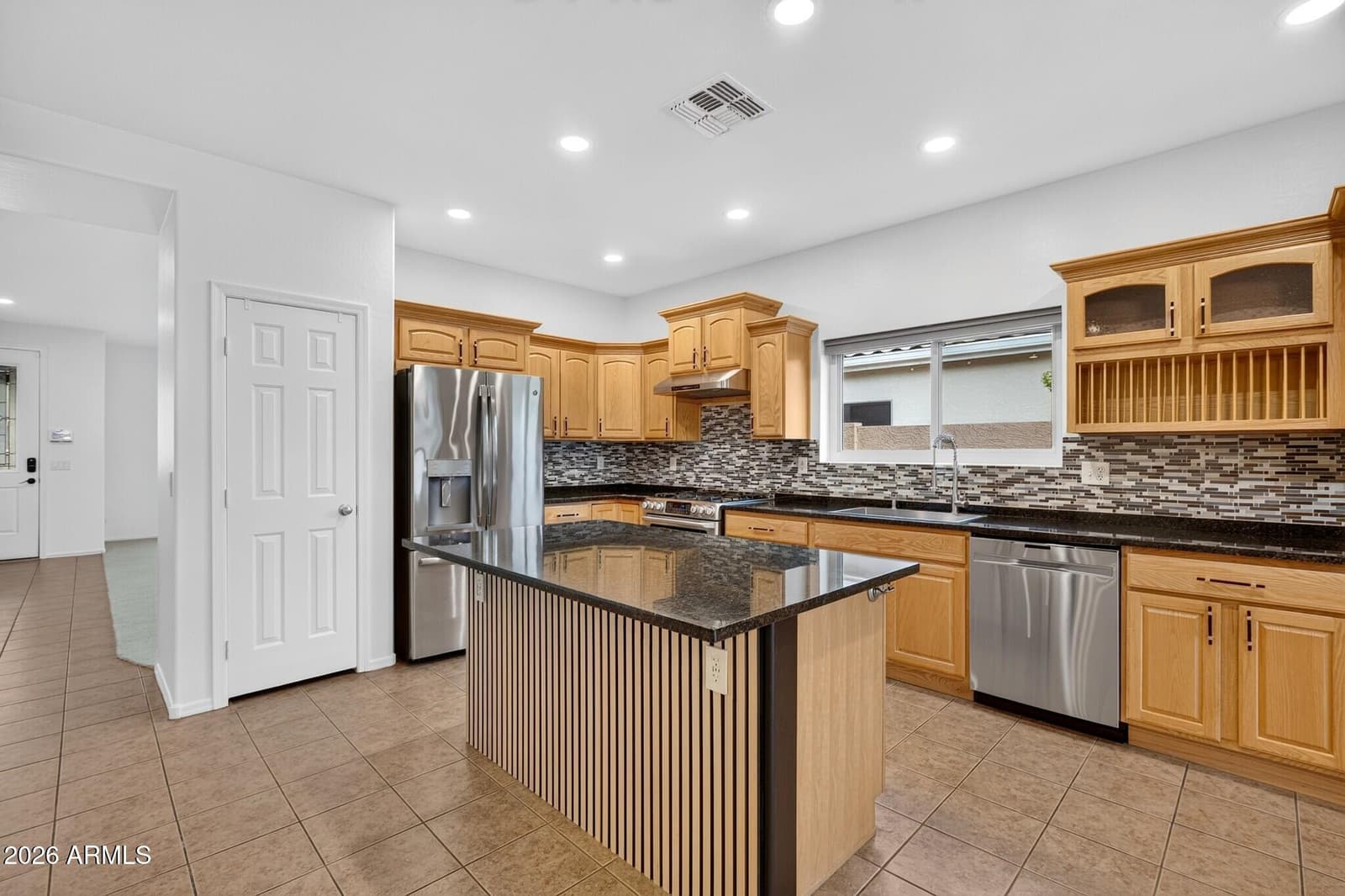 1441 S Cole Drive, Gilbert, AZ 85296 — photo 8 of 33
