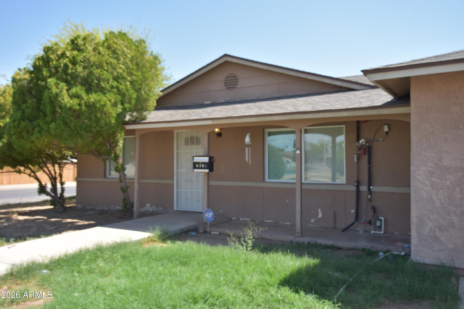 6301 W Earll Drive, Phoenix, AZ 85033 — photo 1 of 24