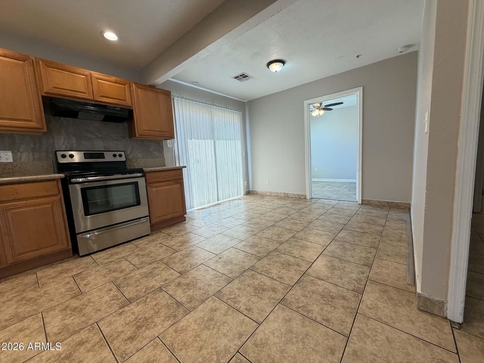 6301 W Earll Drive, Phoenix, AZ 85033 — photo 4 of 24