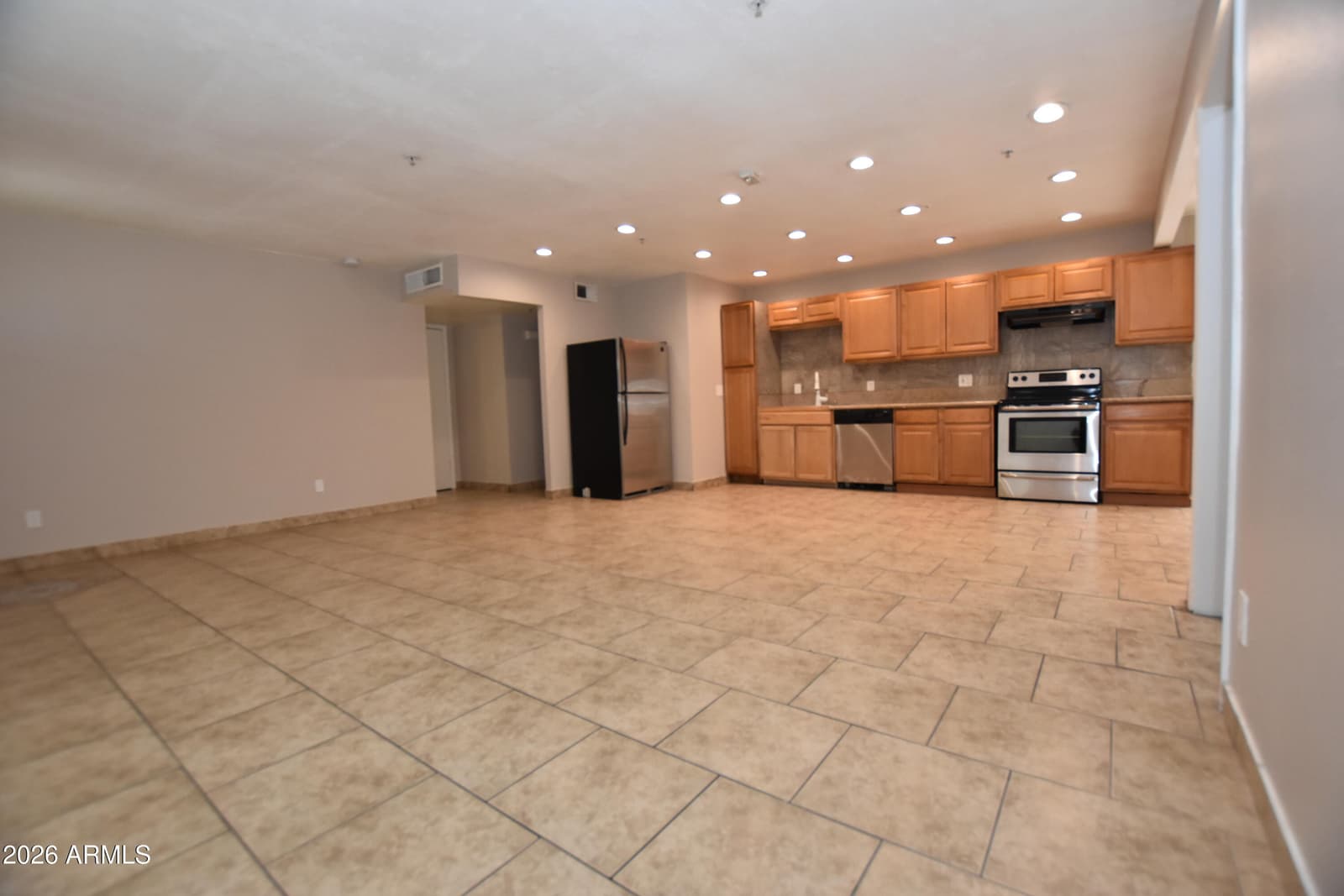 6301 W Earll Drive, Phoenix, AZ 85033 — photo 5 of 24